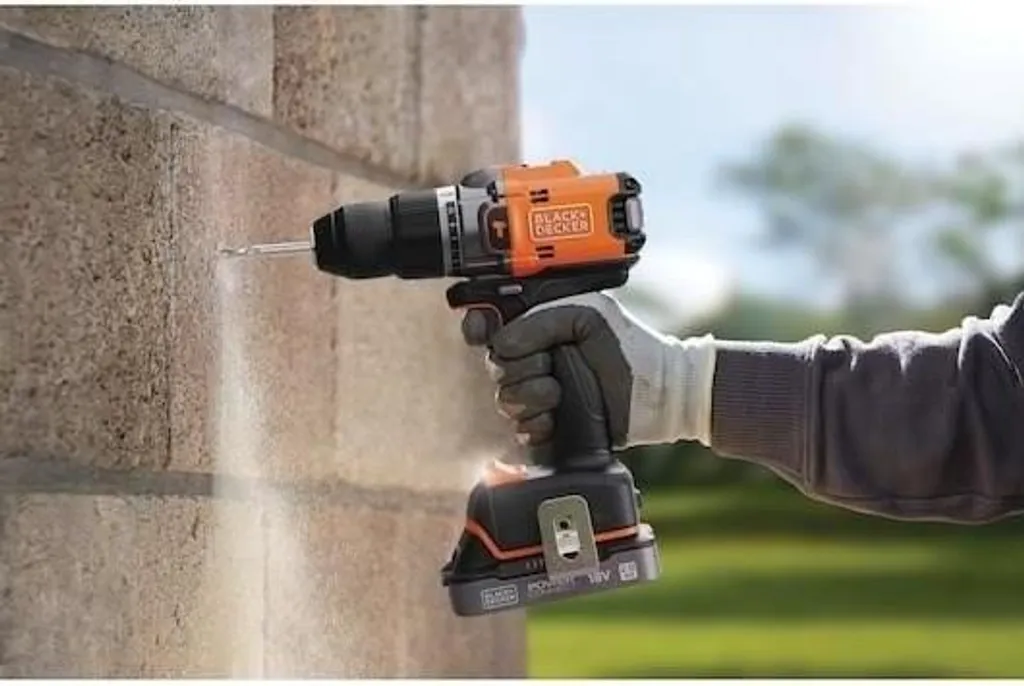 Perceuse visseuse 18V pour travaux de rénovation Black & Decker BL - 8