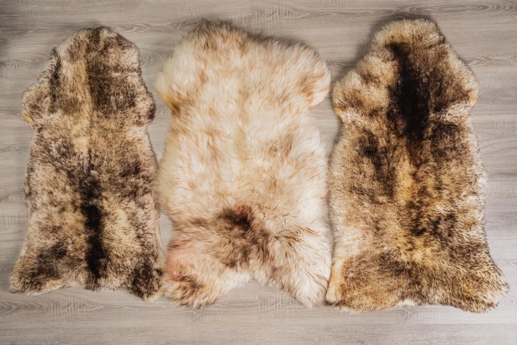 Peau de mouton naturelle, qualité inférieure. Peaux de Image du produit 