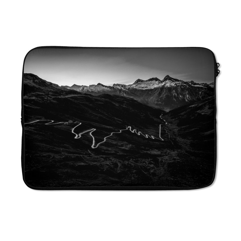 MuchoWow Laptop Hülle 13 Zoll Splügenpass - schwarz und weiß Laptoptasche - Laptophülle - Sleeve - Rundumschutz