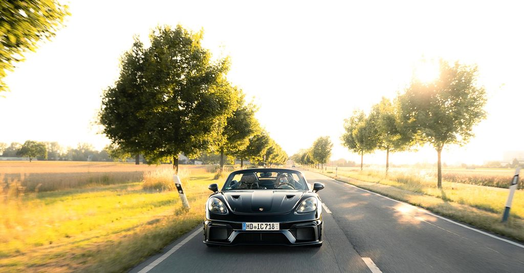 mydays Co-Pilot im Porsche 718 Spyder RS (1 Std.); Erlebnis verschenken oder selbst erleben; Gutschein für 1 Person(en)
