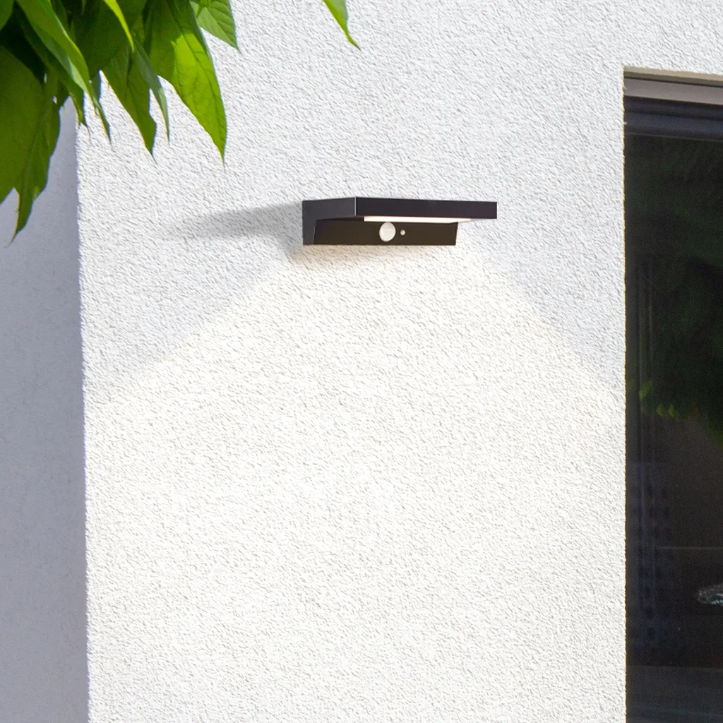 Lampada Solare Esterna Barker 430 Lumen: Alta Efficienza con Sensore