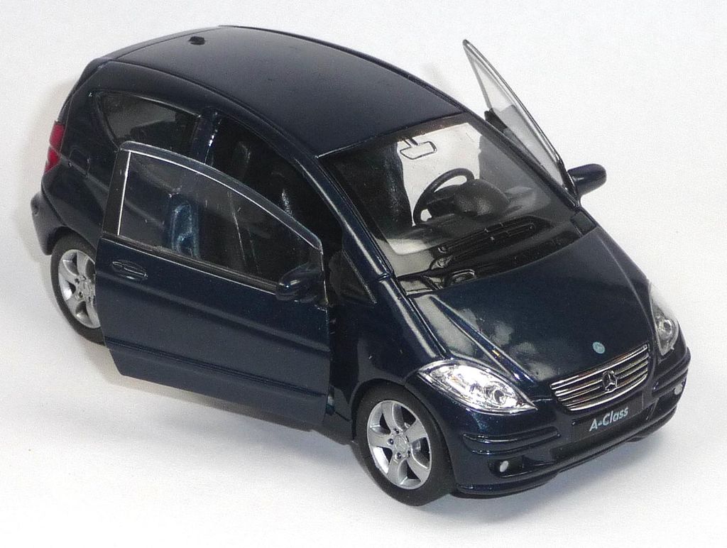 Mercedes Benz A 200 Sammlermodell dunkelblau ca. 10,5 cm Produktbild 