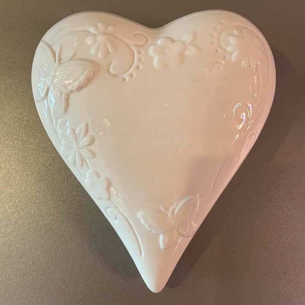 Grabschmuck - Porzellanherz mit Blumen und Schmetterlingen