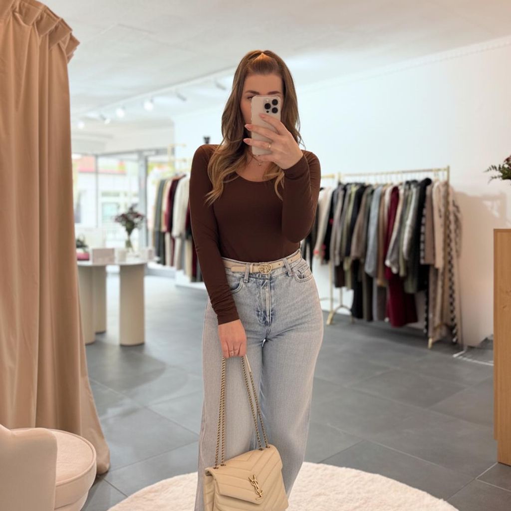 Body mit U-Boot-Ausschnitt „Karla“ Braun – Druckknöpfe, Onesize (XS-XL), eleganter Damenbody, Bodies für Frauen