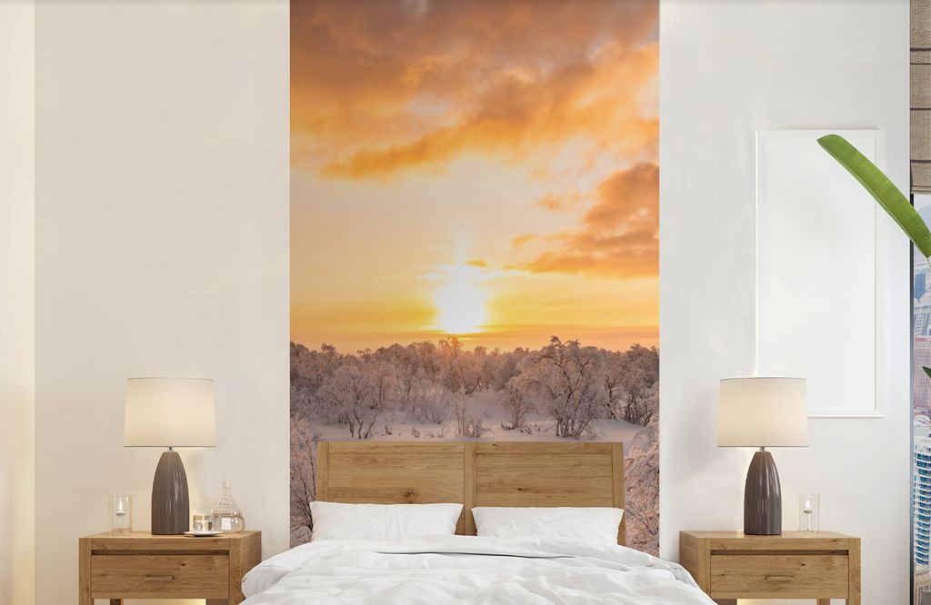 MuchoWow Fototapete für Wohnzimmer oder Schlafzimmer Wandtapete Vinyl Motivtapete Sonnenuntergang über einem Wald in Finnland - 120x240 cm - Hi...