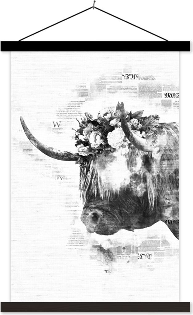 MuchoWow Textilposter Schottisches Hochlandrind auf einem Zeitungshintergrund - schwarz und weiß 120x180 cm mit schwarzem Rahmen - Fotos