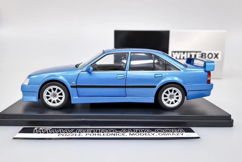 Modèle Réduit Opel Omega Evolution 500 1:24 pour Vitrine Collection