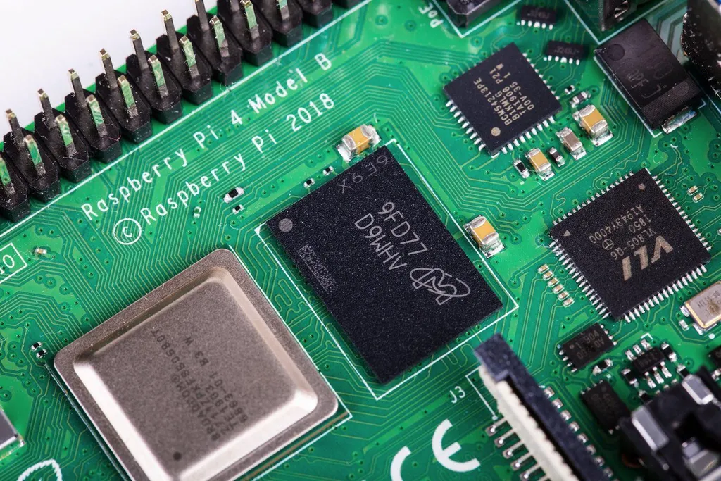 Raspberry Pi 4 Modello B 2GB LPDDR4: Il cuore per i tuoi progetti DIY - 13