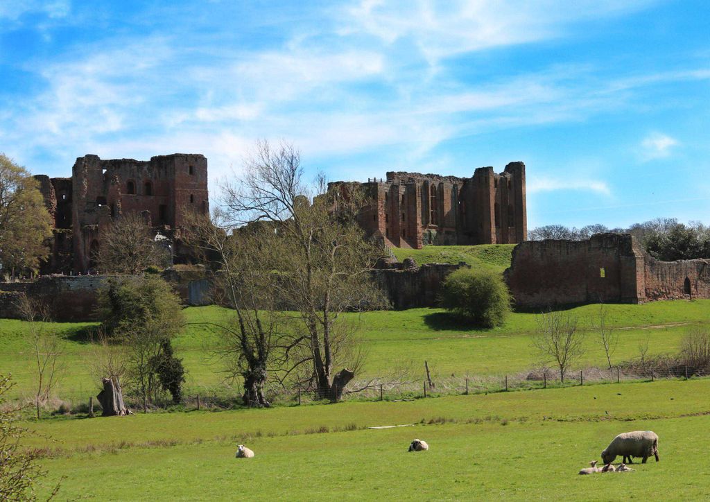hansepuzzle 32447 - Kenilworth castle Puzzle, 260 Teile, Reisen, 41,0 x 28,0cm mit hochwertiger Aufbewahrung, Kartonbox & Beutel