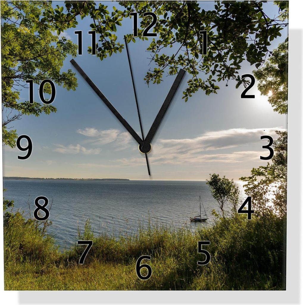 Wallario Design Wanduhr Blick aufs Wasser aus Echtglas, Größe 30 x 30 cm