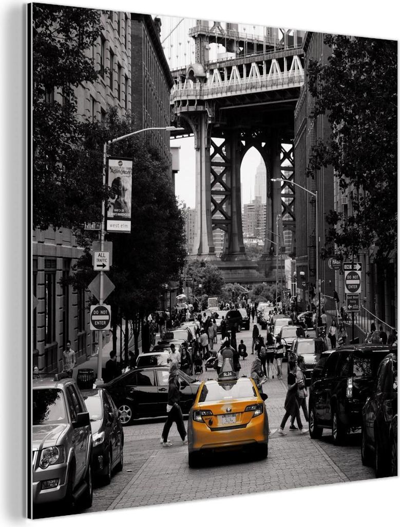 MuchoWow Wanddekoration Metall Metallbild Wandkunst 20x20 cm Schwarz-Weiß-Foto mit einem gelben Taxi im amerikanischen New York MuchoWow Aluminium...