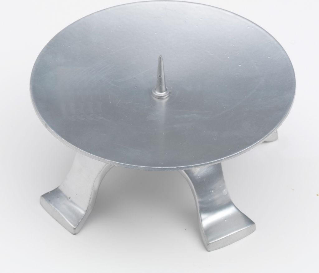 Kerzenleuchter Vierfuß Eisen in Silber Ø 11,5 cm mit kleinem Dorn für Kerzen, Altarkerzen, Hochzeitskerzen, Taufkerzen
