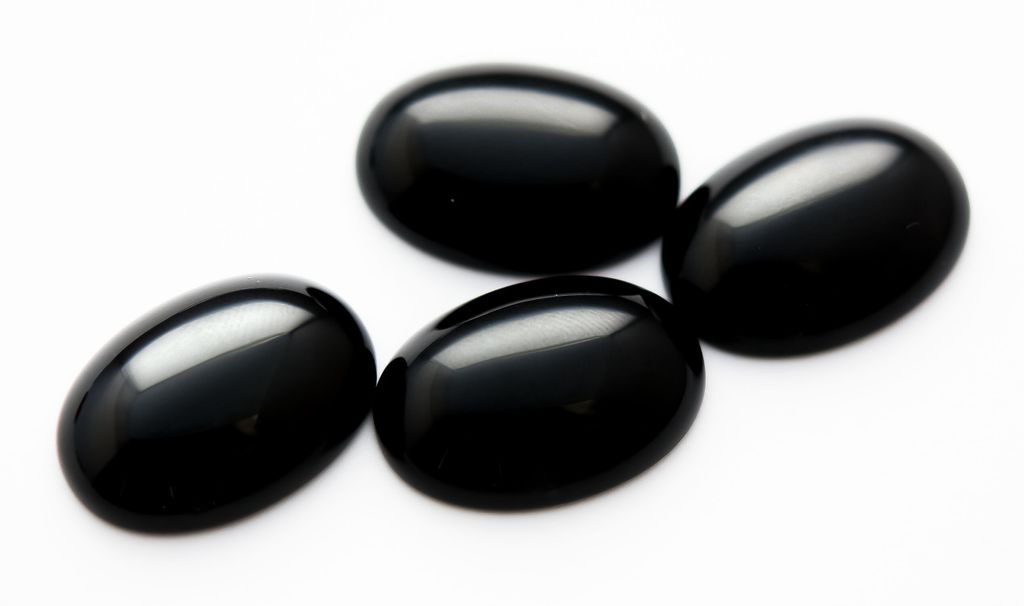 1 Hochwertiger, pechschwarzer Onyx Cabochons, 14 x 10 mm
