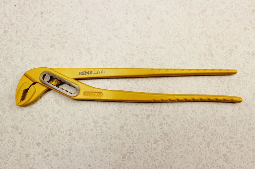 Pince de plombier REMS Catch W 300 idéale pour installation sanitaire