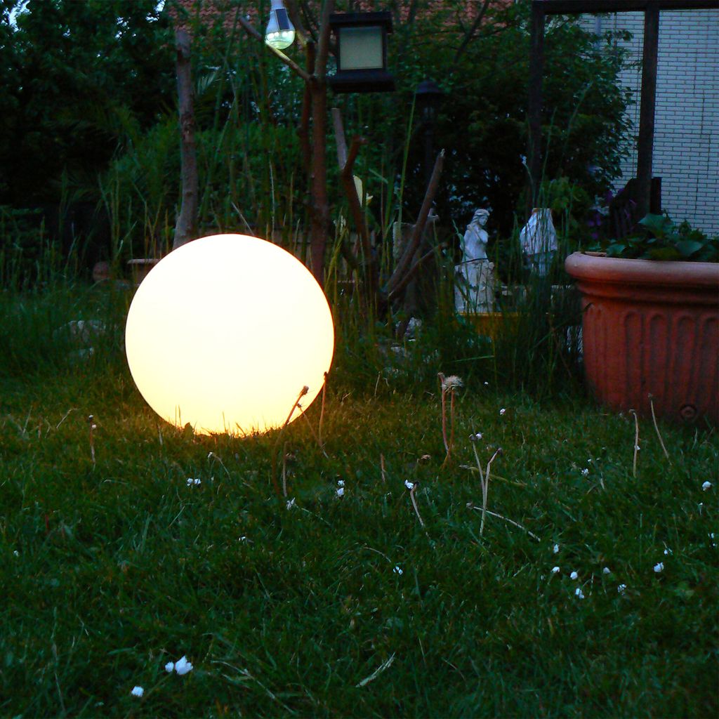 LED Kugelleuchte Solarkugel 30 cm Gartenlampe warmweiss Produktbild 5