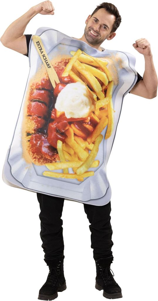Ein Mann trägt ein Currywurst-Kostüm mit Pommes und Mayo-Aufdruck und posiert lachend mit beiden Armen angewinkelt.