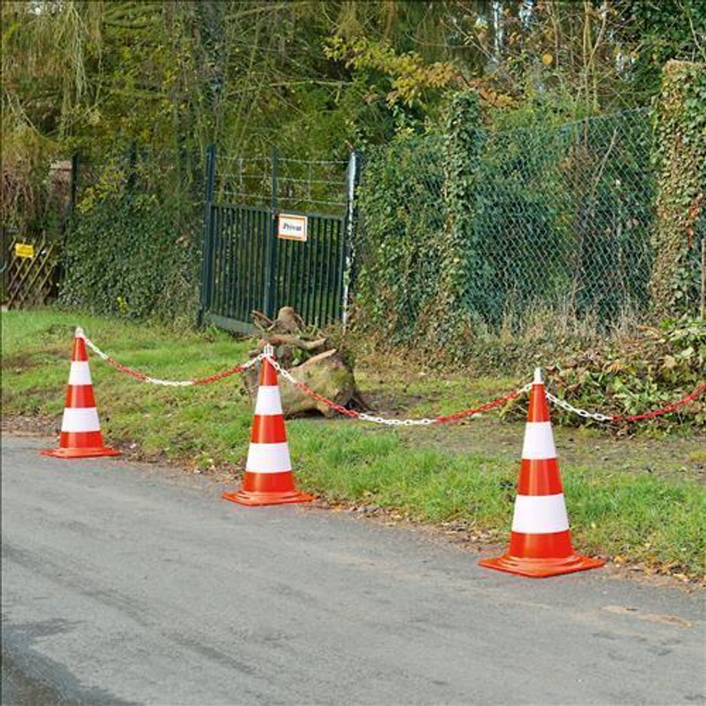 Tagesleuchtende Leitkegel SET, 5 Leitkegel, 10 m Kunststoffkette, 5 Kettenhaken