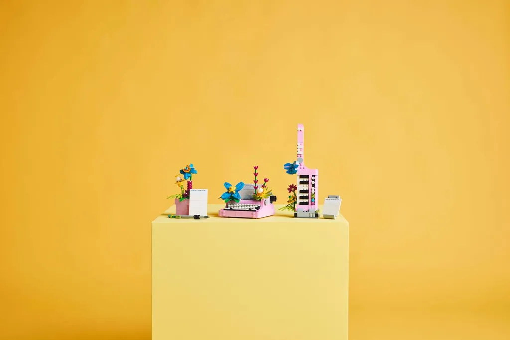 Machine à écrire LEGO Creator 31169 avec fleurs, objet de collection rétro - 36