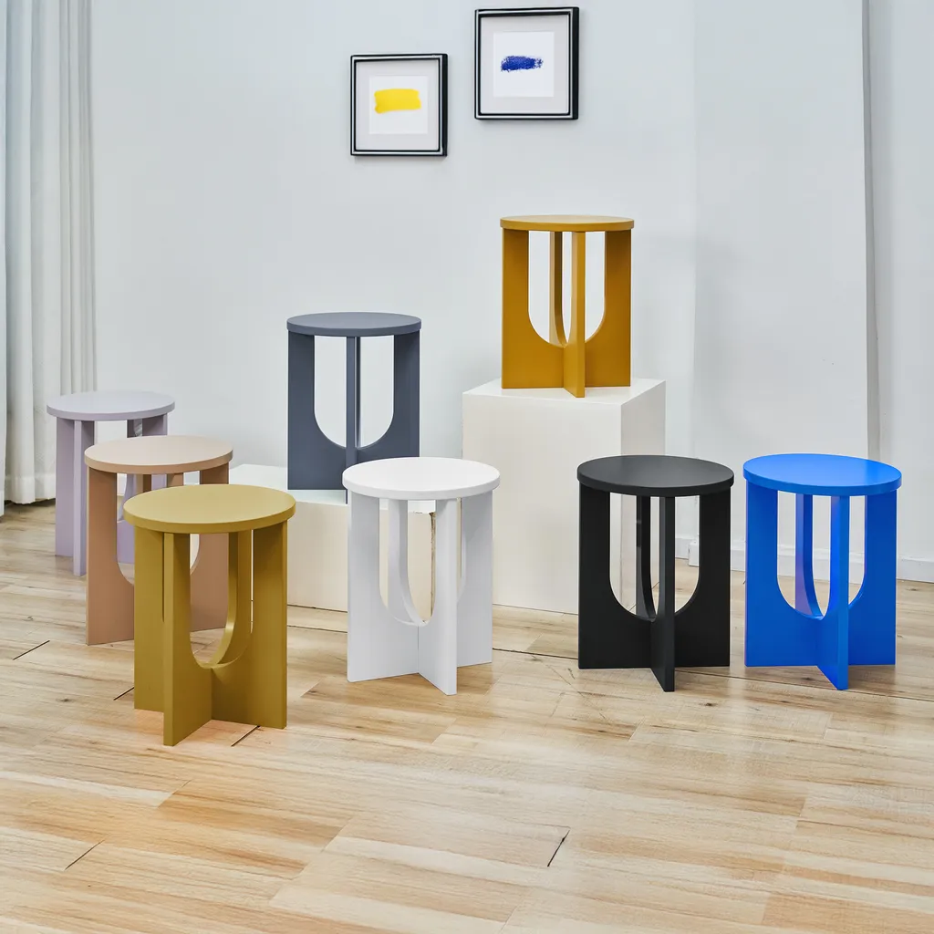 Table basse ronde Kysdajore bleu roi en MDF laqué géométrique - 7