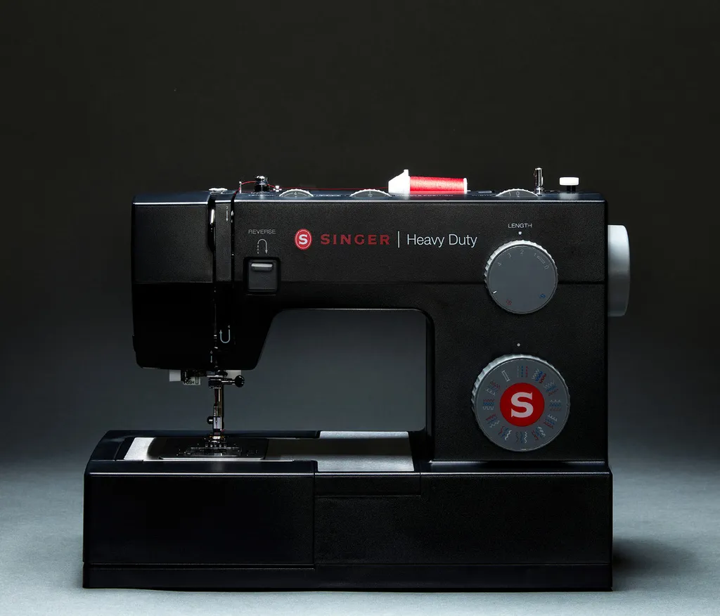 Machine à coudre SINGER 4432 Black Edition automatique et robuste - 14