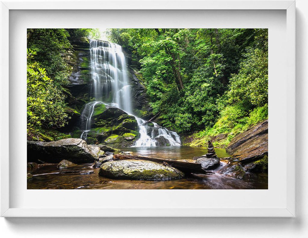 Wasserfall im Wald– Wandbild mit Rahmen – Gerahmtes Bild – Wanddekoration – 70x50 cm – Schwarz Rahmen