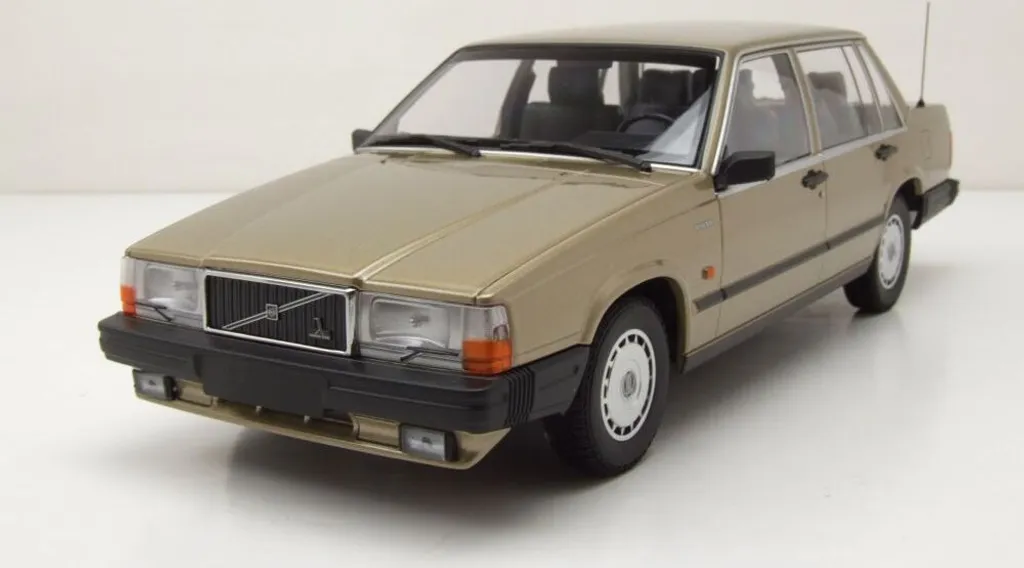 Volvo 740 GL 1986 Minichamps 1:18 - Détails Réalistes et Finition Diecast