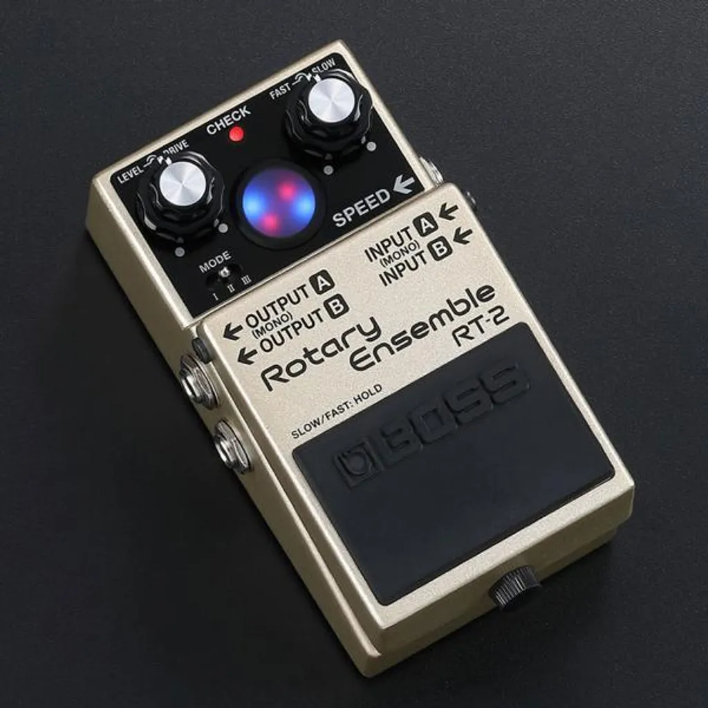 Effet Boss RT-2 Rotary Ensemble Stéréo avec Overdrive et Câble Patch