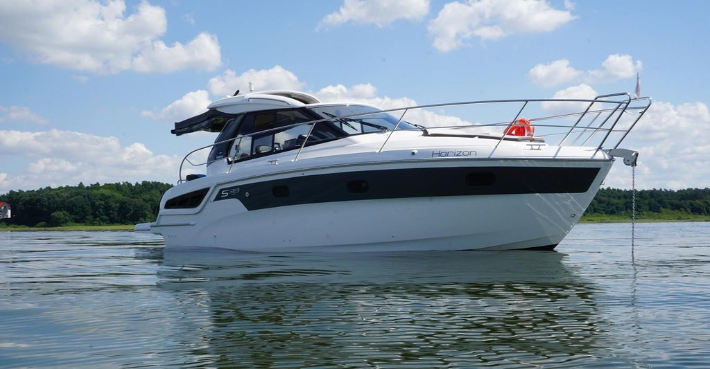 mydays Motoryacht Waren (Family & Friends - 2 Std.); Erlebnis verschenken oder selbst erleben; Gutschein für 2 Person(en)