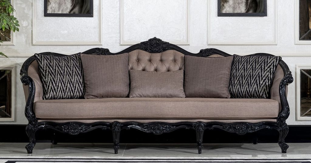 Casa Padrino Luxus Barock Wohnzimmer Sofa Grau / Schwarz - Prunkvolles Barockstil Sofa mit dekorativen Kissen - Luxus Wohnzimmer Möbel im Barockst...