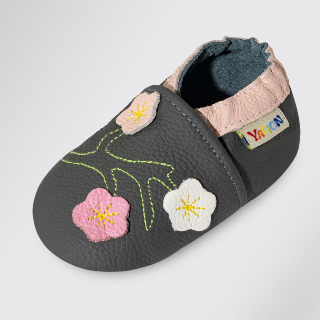 YALION Krabbelschuh Leder grau Blume Motiv Lauflernschuhe Produktbild 