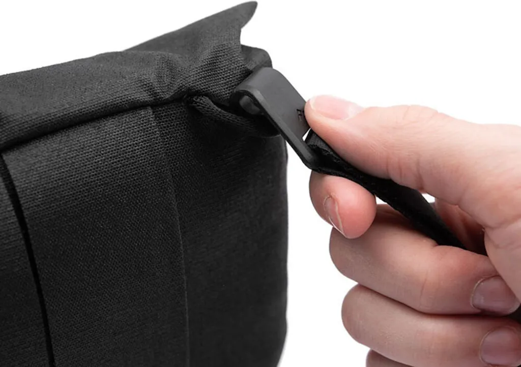 Custodia Peak Design Field Pouch v2 Nero | Resistente all'Acqua - 8