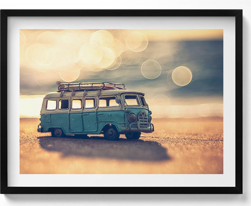 Wohnmobil am Strand– Wandbild mit Rahmen – Gerahmtes Bild – Wanddekoration – 80x60 cm – Schwarz Rahmen