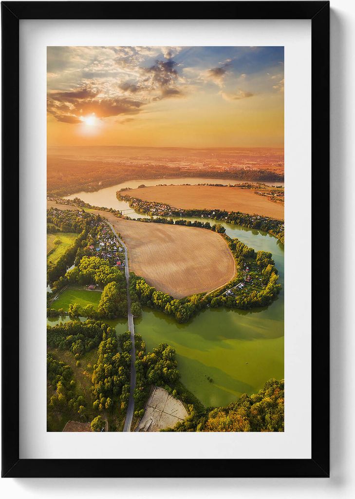 Tschechisches Tal Pilzno Litice– Wandbild mit Rahmen – Gerahmtes Bild – Wanddekoration – 40x60 cm – Schwarz