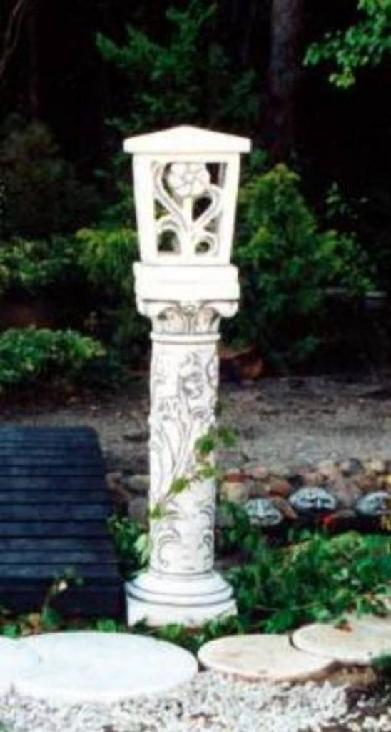 Casa Padrino Barock Garten Stein Laterne mit Säule Weiß 34 x 34 x H. 148 cm - Garten & Terrassen Stein Leuchte - Garten & Terrassen Beleuchtung i...