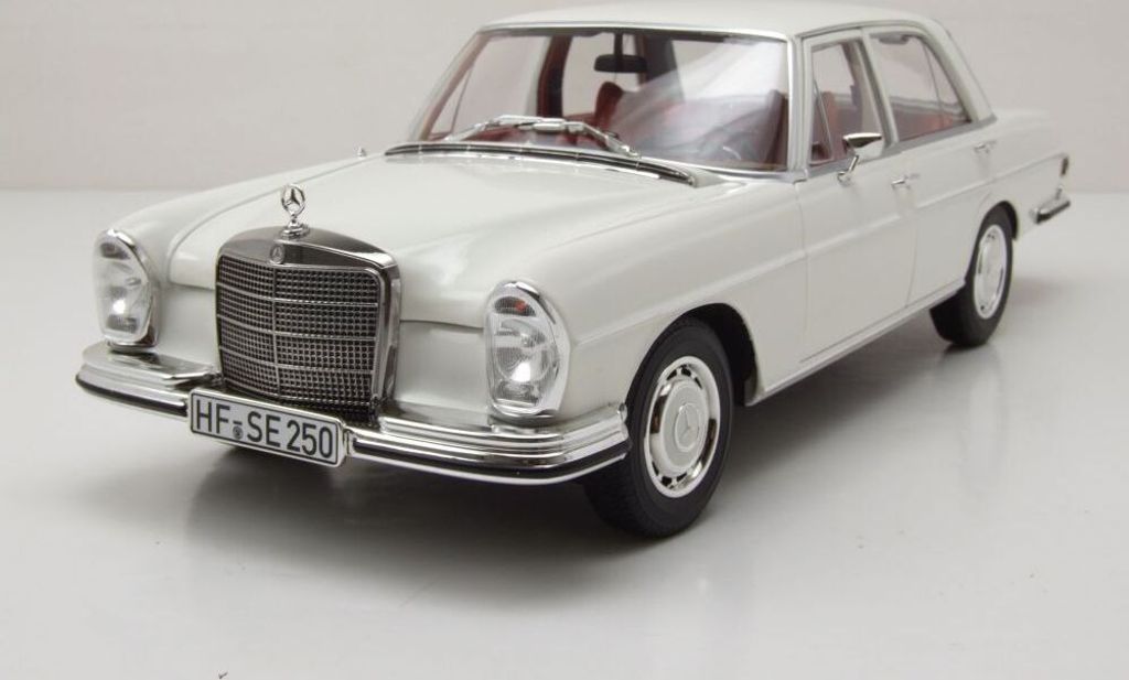 Mercedes-Benz 250 SE 1967 - 1:18 - Norev