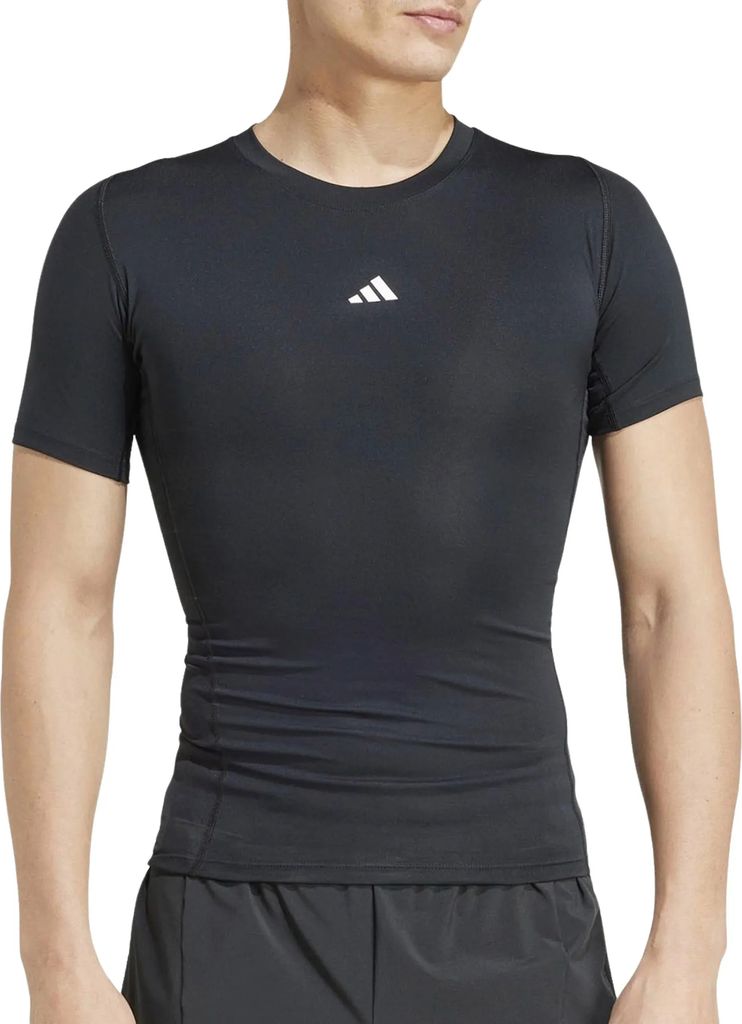 Adidas Errores de Talla JE6698 in Black color size large