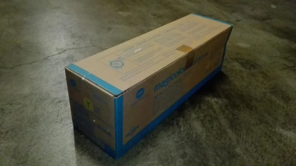 Toner Konica Minolta A0DK252 Jaune Original pour Imprimante Magicolor - 4