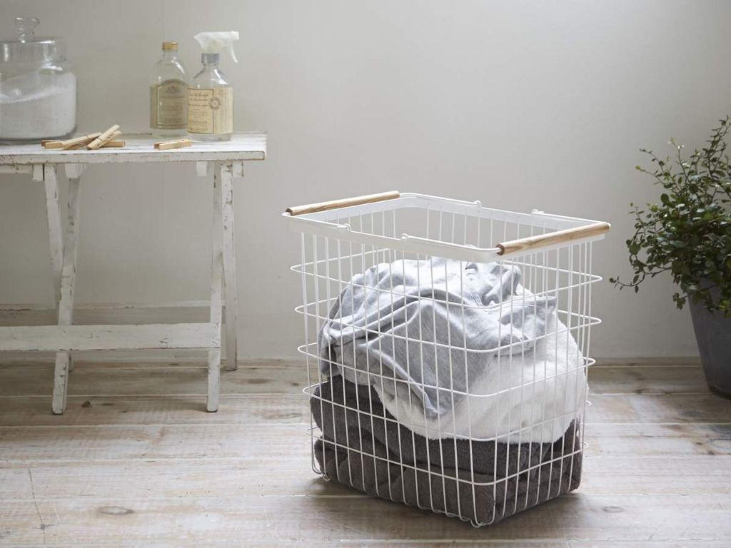 Yamazaki Wäschekorb Wäschesammler L weiß Metall Gitter mit Holz Tosca