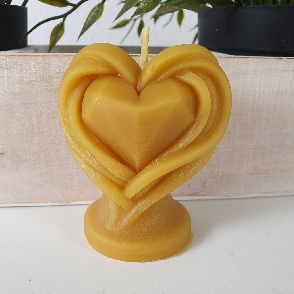 Bienenwachskerze Herz Kerze in ranken 8 cm