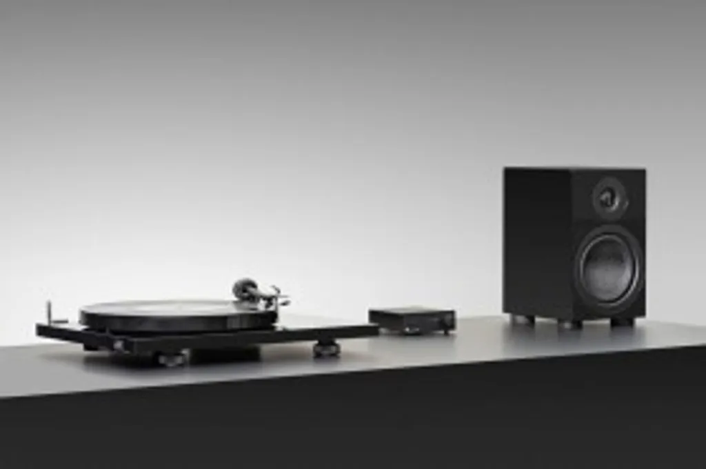 Platine vinyle Pro-Ject E1 OM5e noire avec cellule Ortofon montée - 6