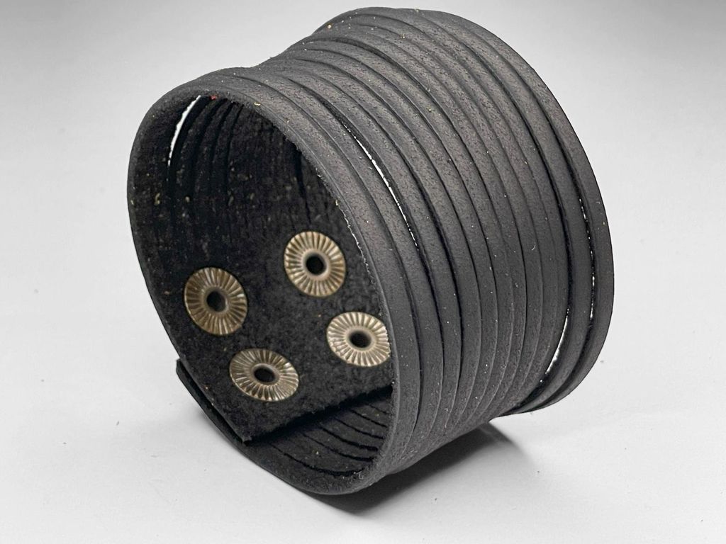 Garbari Lederarmband mit Boho-Riemen, Schwarz, 23 cm