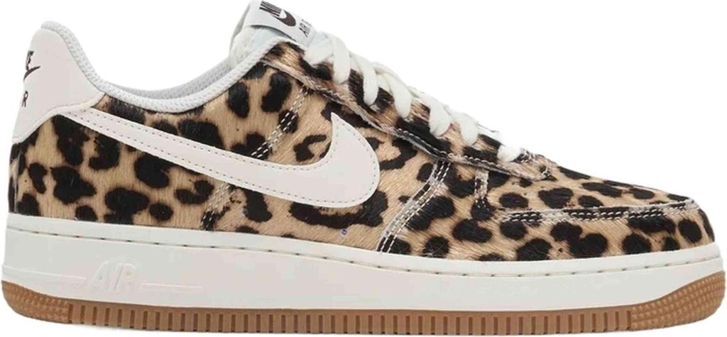 Nike Sneakers IB7695-200 in BROWN color size 38.5