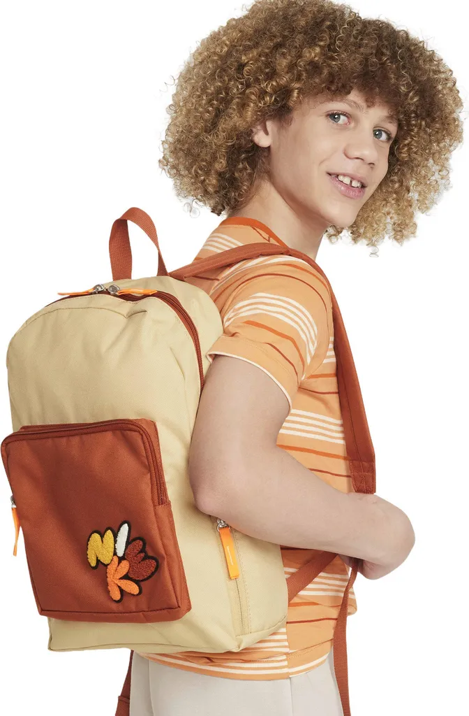 Nike Classic Backpack Kids 16L FZ7254-252 - Un Classico Rigenerato