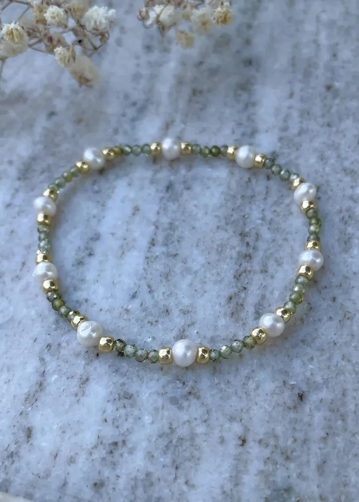 Gros bracelet perles naturelles et intercalaires en zircone brillant