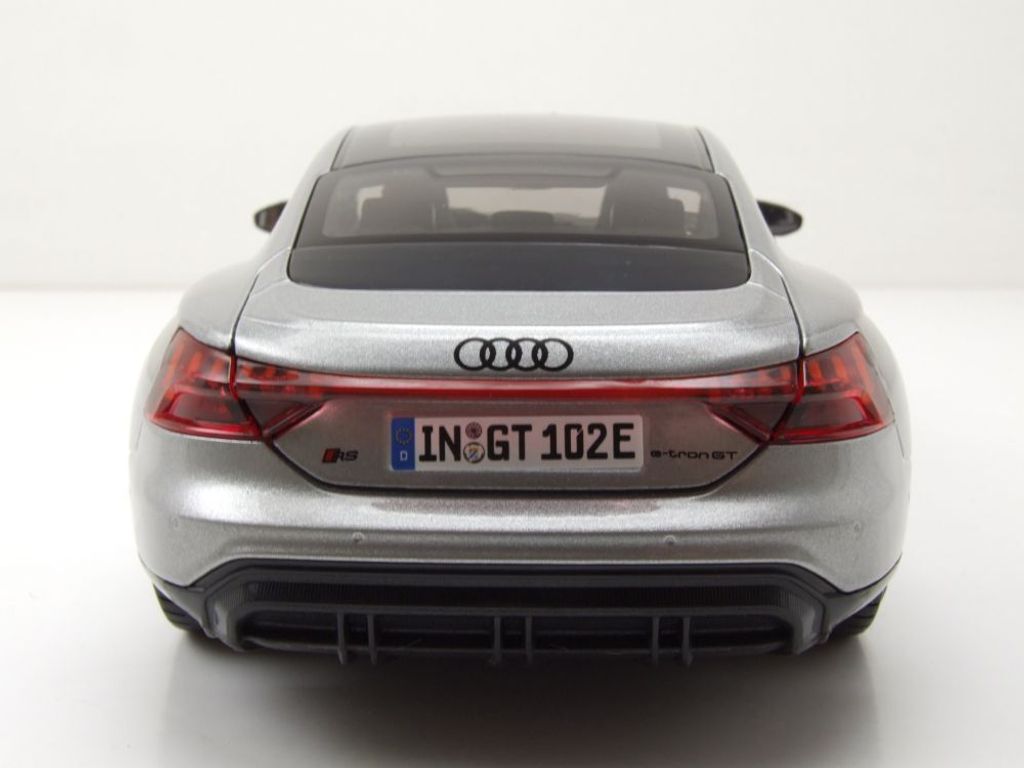 Audi RS e-tron GT strieborná 1:18 BBURAGO Obrázok produktu 16