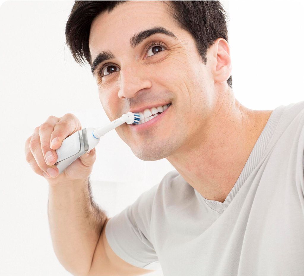 Oral-B Elektrische Zahnbürste PRO 700 weiß/blau Produktbild 5