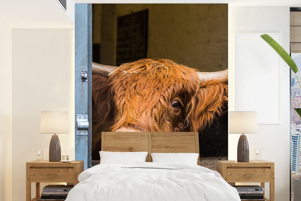 MuchoWow Fototapete für Wohnzimmer oder Schlafzimmer Wandtapete Vinyl Motivtapete Schottischer Highlander - Bauernhaus - Scheune - 160x220 cm - ...