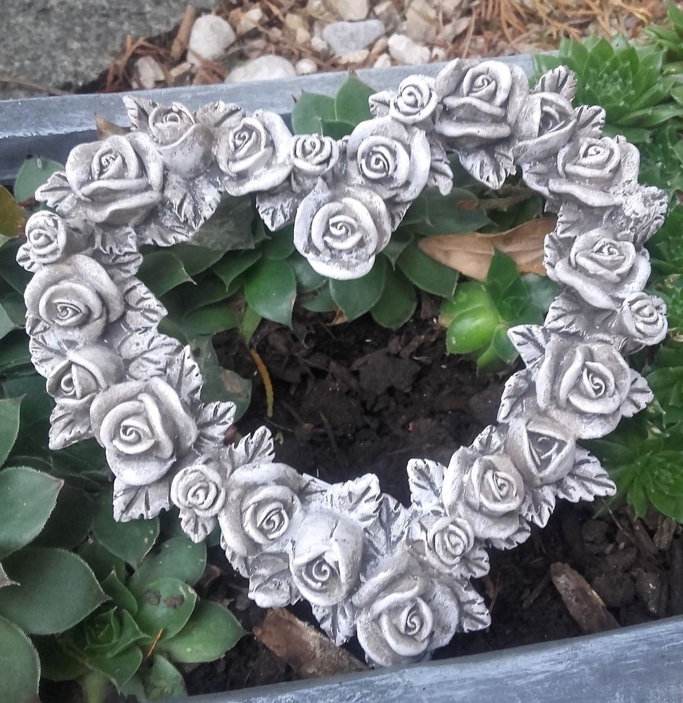 XL Grabschmuck Rosenblüten Rose HERZ  Rosenkranz Rosenherz  Produktbild 