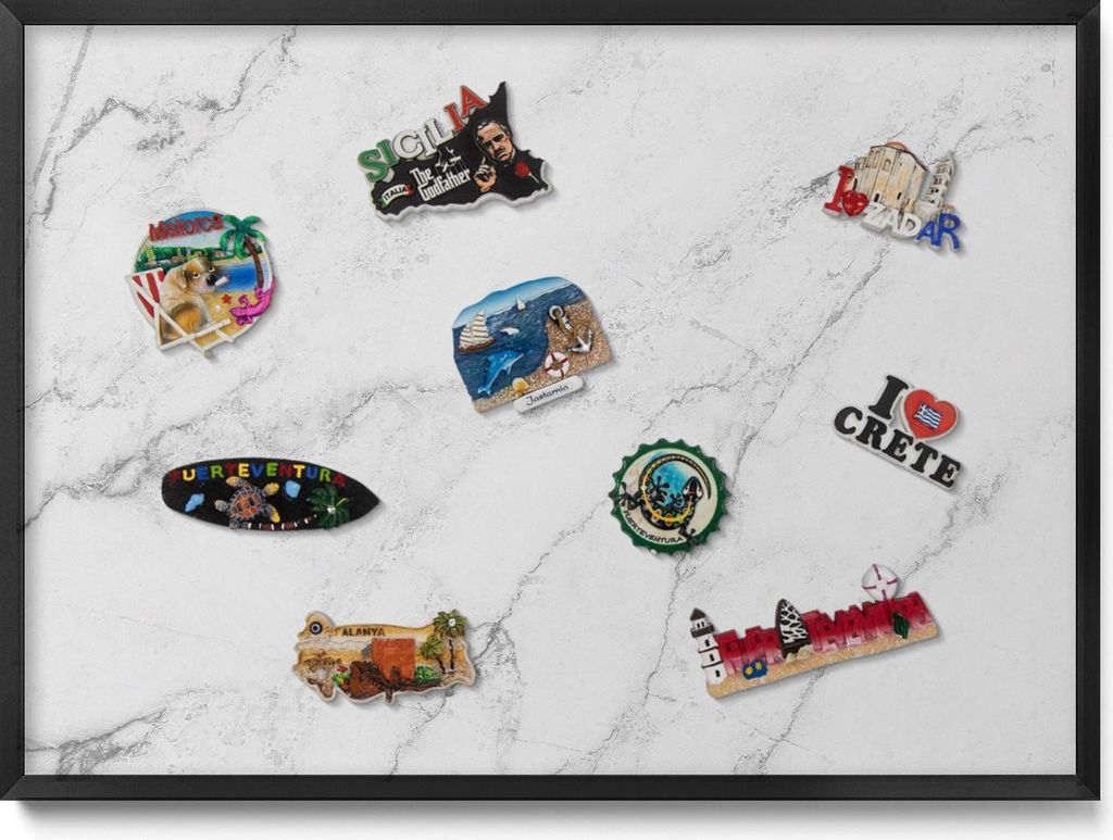 Magnettafel 70x50 cm – Schwarzer Rahmen – Zartes Hellmarmor-Muster – Magnetwand, Memoboard – Metall Magnetische Tafel, Küche