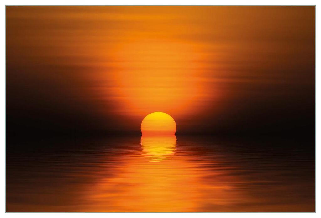 Wallario Küchenrückwand selbstklebend, Größe: 90 x 60 cm, Motiv: Sonnenuntergang über dem Wasser II | Spritzschutz | abwischbar | pflegeleicht...